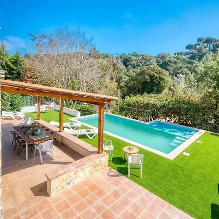 Costacabana - Pilar Villa *