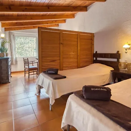 Costacabana - Pilar Villa *